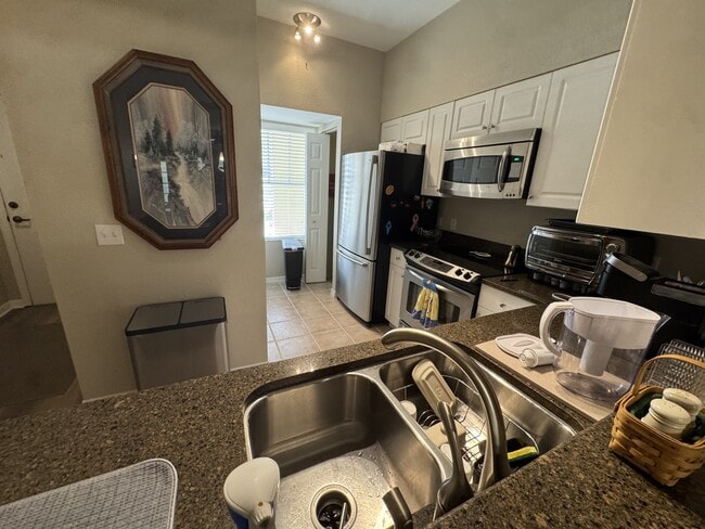 Building Photo - 5025 SW 91 Ct
