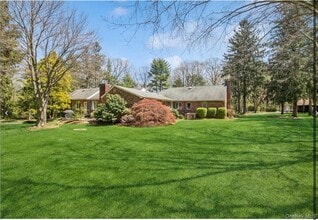 Building Photo - 1926 Midlane Rd