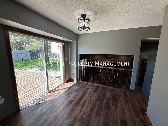 Building Photo - 5476 Dakota Dr