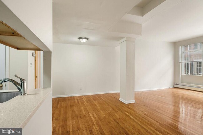Building Photo - 1720-22 Lombard St