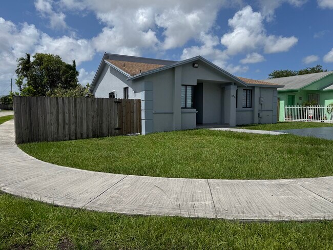 Foto del edificio - 12237 SW 193rd St