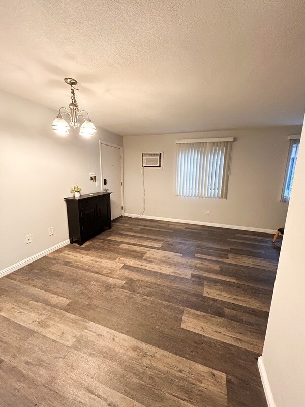 Foto del edificio - 5252 Orange Ave