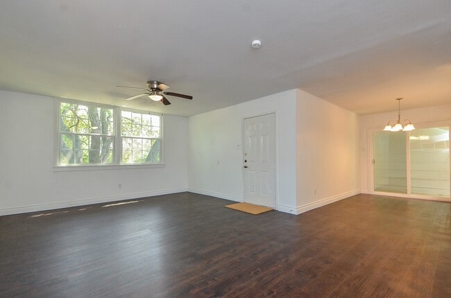 Building Photo - 8810 Ilona Ln