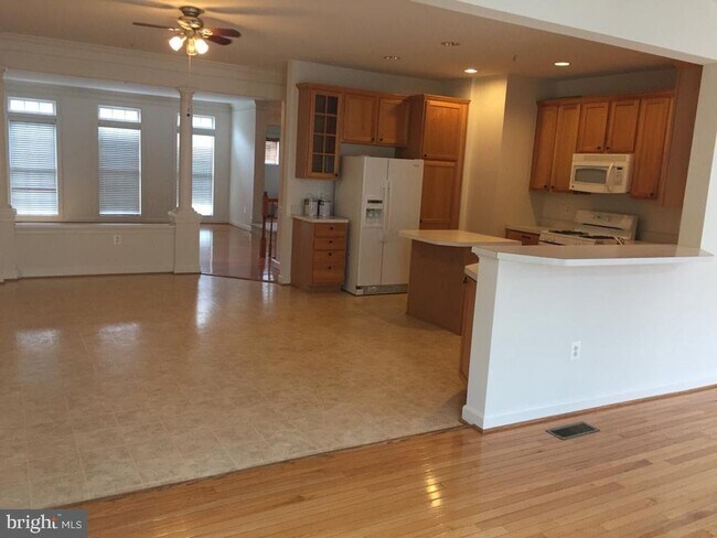 Building Photo - 12416 Falconbridge Dr