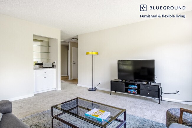 Foto del edificio - 1824 Oak Creek Dr