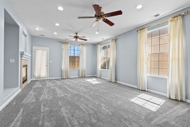 Foto del edificio - Damonte Ranch 3 bedroom charmer