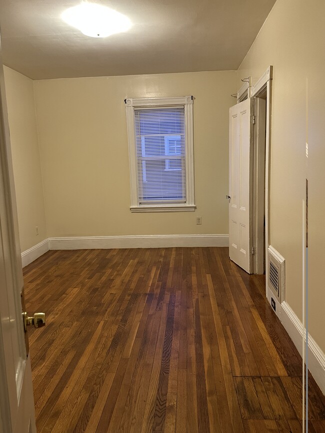 Building Photo - 19 Rockwell St