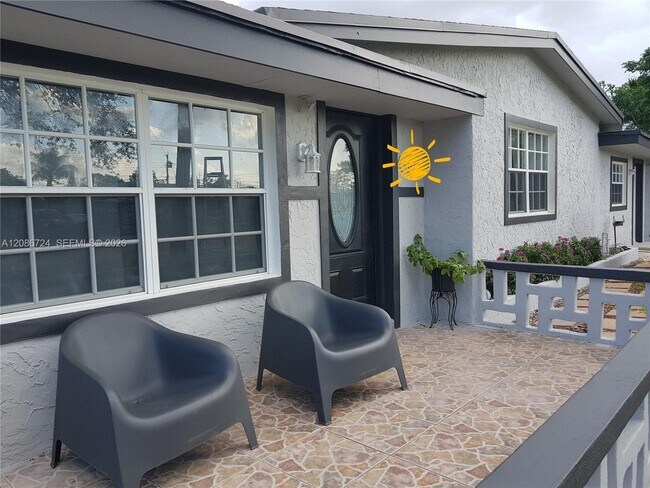 Foto del edificio - 1618 NW 14th Ct