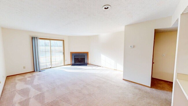 Foto del edificio - 5929 Shadow Lake Cir