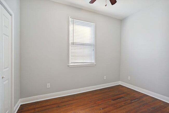 Building Photo - 316 N Miro St