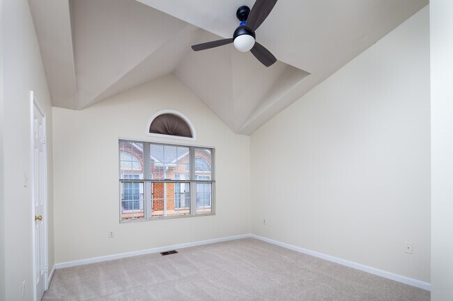 Foto del edificio - 3040 S Glebe Rd