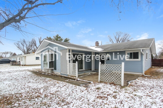 Building Photo - 615 S Green St