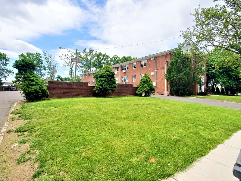 Primary Photo - 720 Westfield Ave