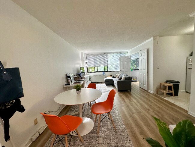 Foto del edificio - 2201 New Hampshire Ave NW