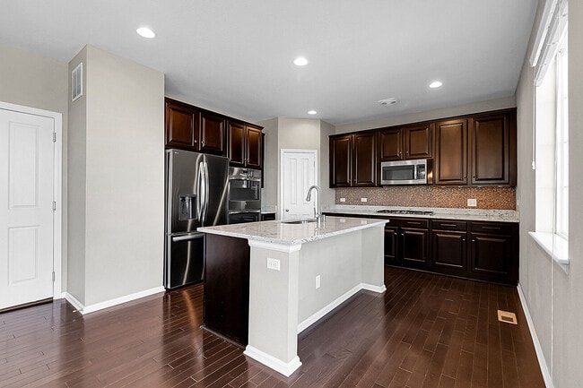 Building Photo - 6011 S Irvington Ct