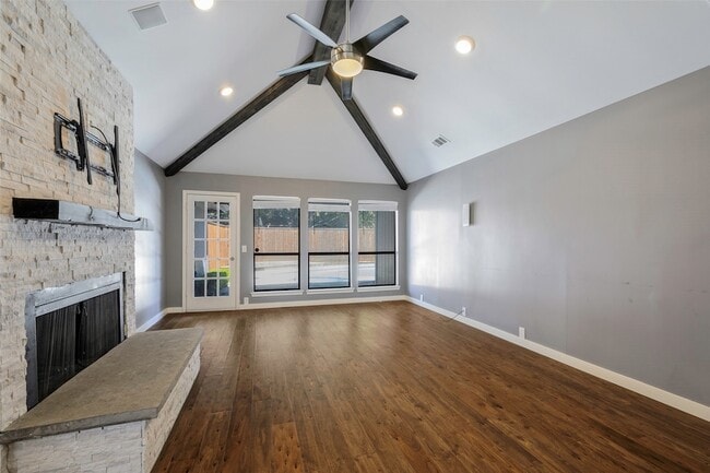 Photo - 2412 Ables Dr House