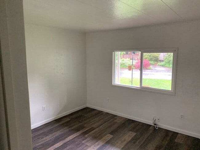 Building Photo - Great single Level home!