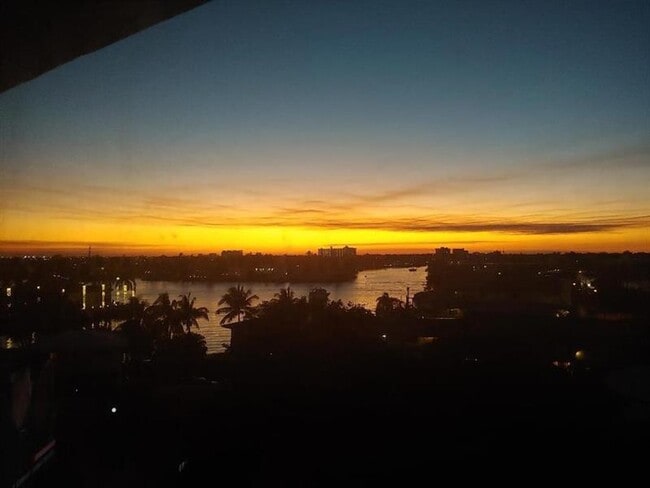 Foto del edificio - 1200 Hibiscus Ave