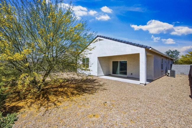 Foto del edificio - 1033 W Avalon Canyon Dr