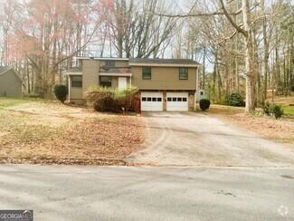Building Photo - 811 Cedar Lake Dr SE