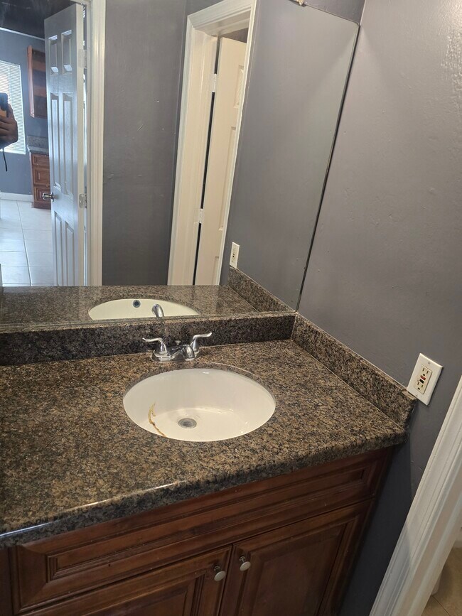 Foto del edificio - 5925 NW 23rd St