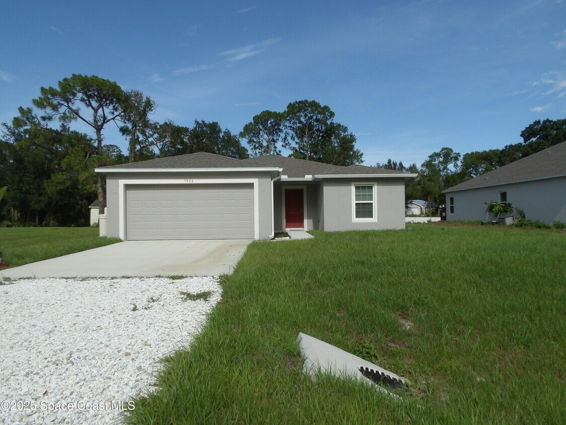 Foto principal - 7956 96th Ave