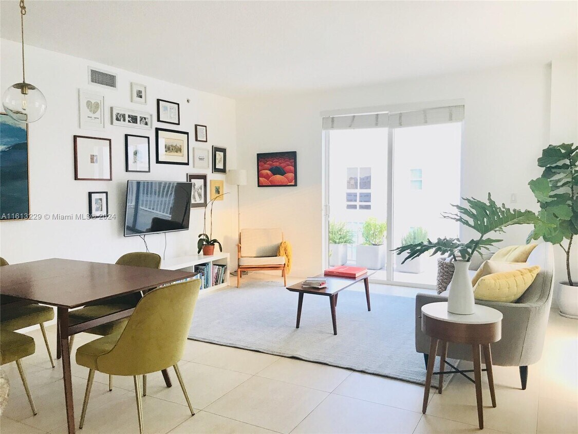 Foto principal - 7270 SW 89th St