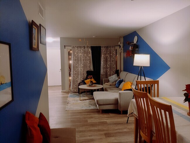 Foto del edificio - 4608 Millbrook Ter