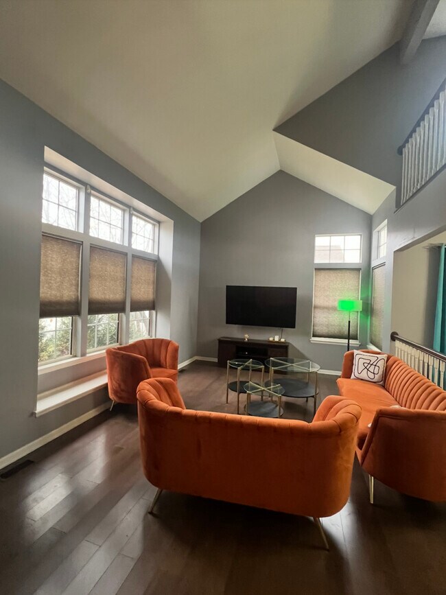 Building Photo - 1756 Bradford Ln