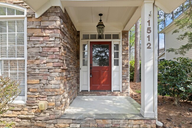 Building Photo - Stunning Heritage Home