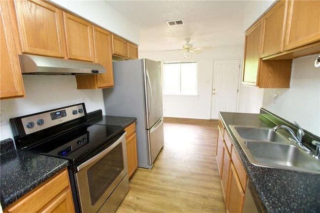 Building Photo - 8002 Sonnet Ave