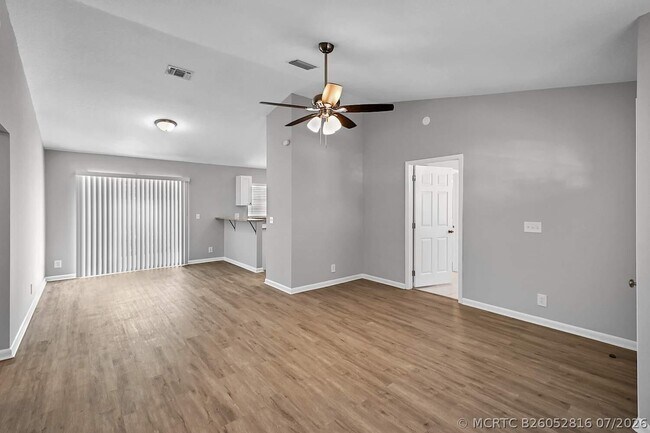 Foto del edificio - 1296 Woodcrest Rd S