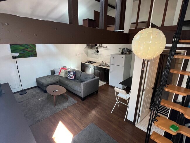 Foto del edificio - 4244 58th St