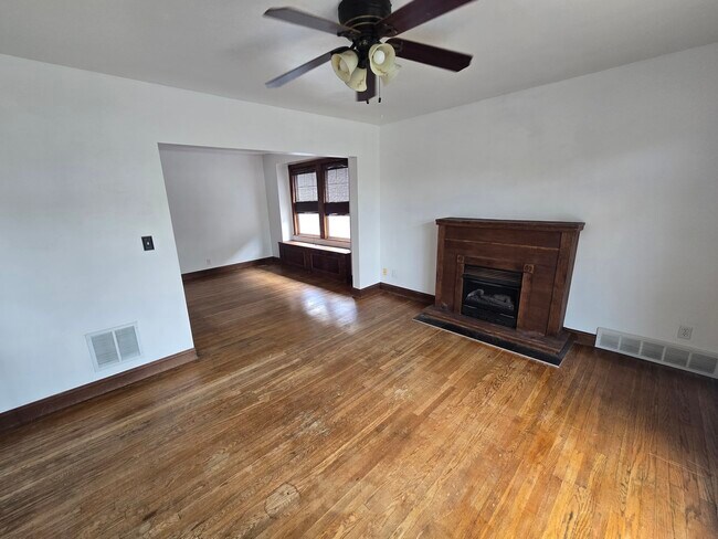 Foto del edificio - 311 Crestwood Ave