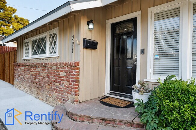 Foto del edificio - Charming 3bed/2bath Rustic Mid-Century Home