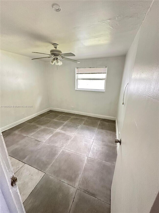 Foto del edificio - 5303 NW 18th Ct