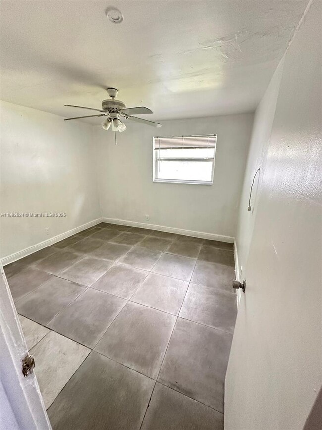 Building Photo - 5303 NW 18th Ct