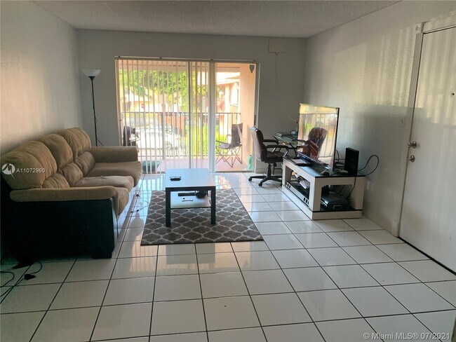 Building Photo - 10477 SW 108th Ave