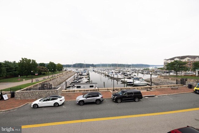 Foto del edificio - 610 Marina Landing Ln