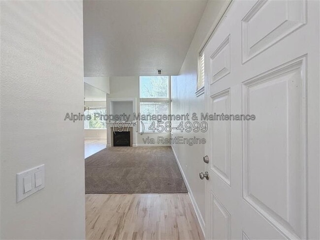 Building Photo - 13592 SW Mapleview Ln
