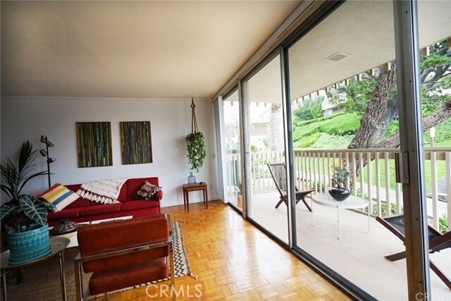 Foto del edificio - 6542 Ocean Crest Dr