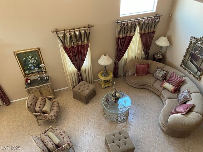 Foto del edificio - 170 Arches Ct