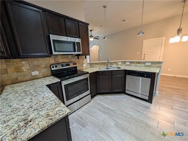 Foto del edificio - 1135 Creekside Orchard