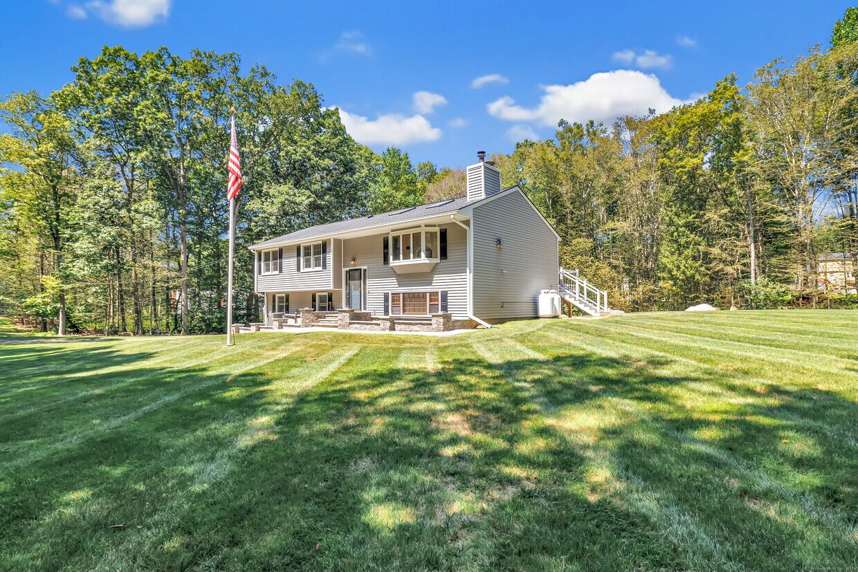 Primary Photo - 21 Greenbriar Rd