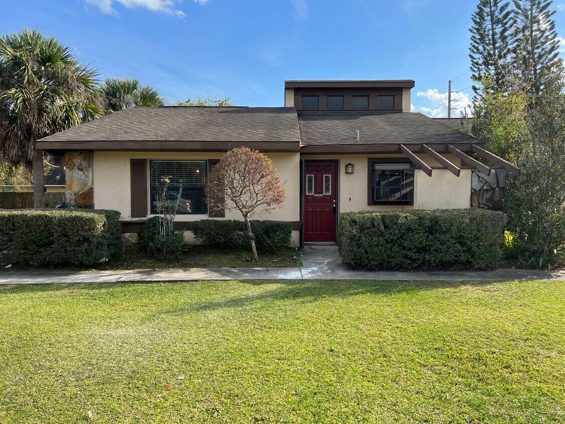 Foto principal - Updated & Remodeled 2/2 Townhouse in Kissi...