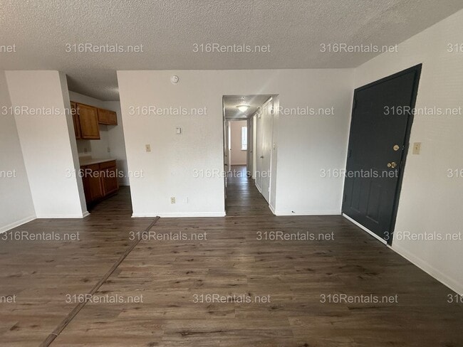 Building Photo - $675 - Accepting SECTION 8/ Housing Voucher 2 bedroom / 1 bathroom - Newly remodeled Apartment
