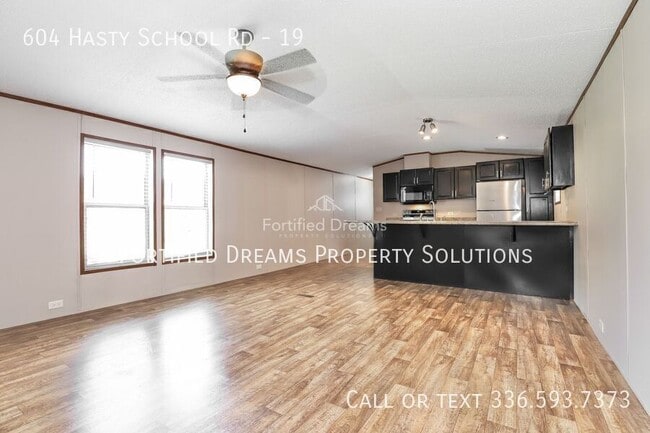 Building Photo - 604 Hasty School Rd