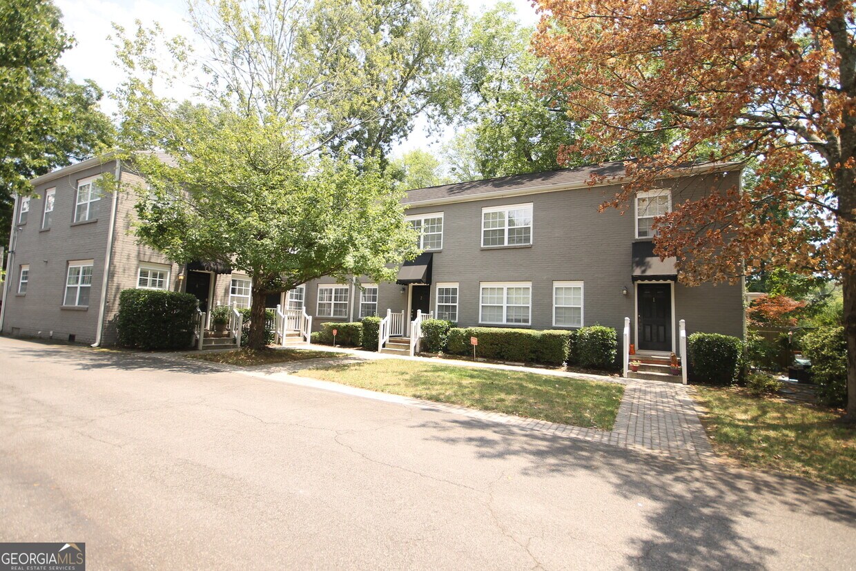 Primary Photo - 285 Oxford Pl NE