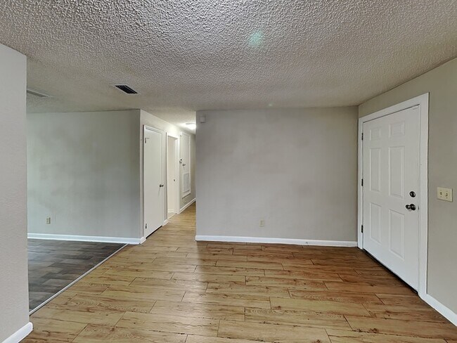 Foto del edificio - Apply Today!