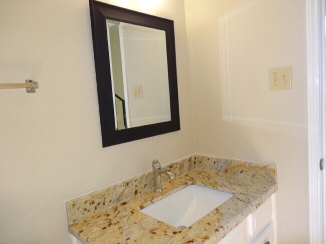 Foto del edificio - 5522 Deep Forest Dr